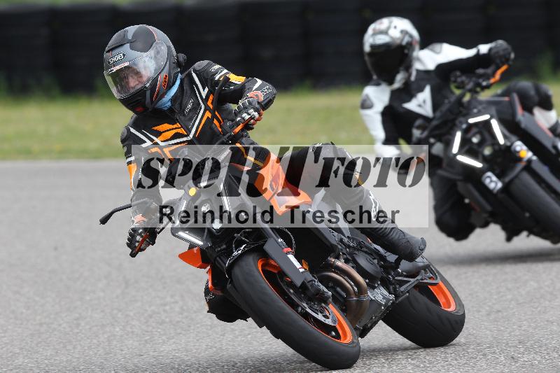 /Archiv-2025/10 23.04.2025 Cornu Master School ADR/rot-rouge/48